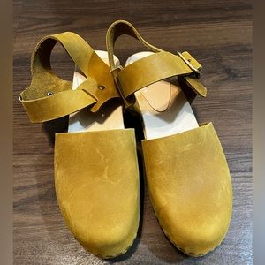 Bryr Emma closed toe in fennel size 7